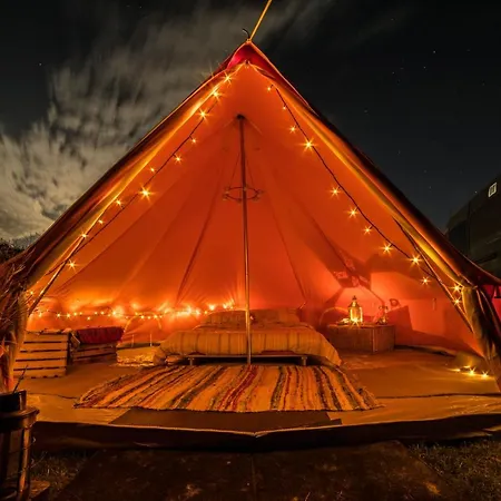 The Paddock Wildcamp * Perranporth