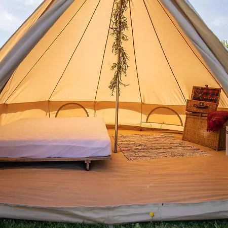 The Paddock Wildcamp Οργανωμένο κάμπινγκ Perranporth